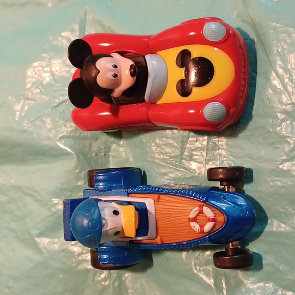 BUNDLE of Disney Mickey Mouse and Friends Vehicles and Talking Plushes - Picture 3 of 17